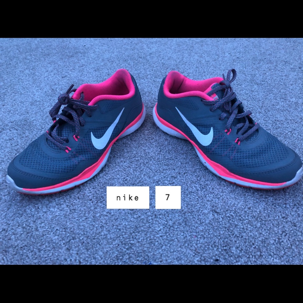 nike tennis shoes